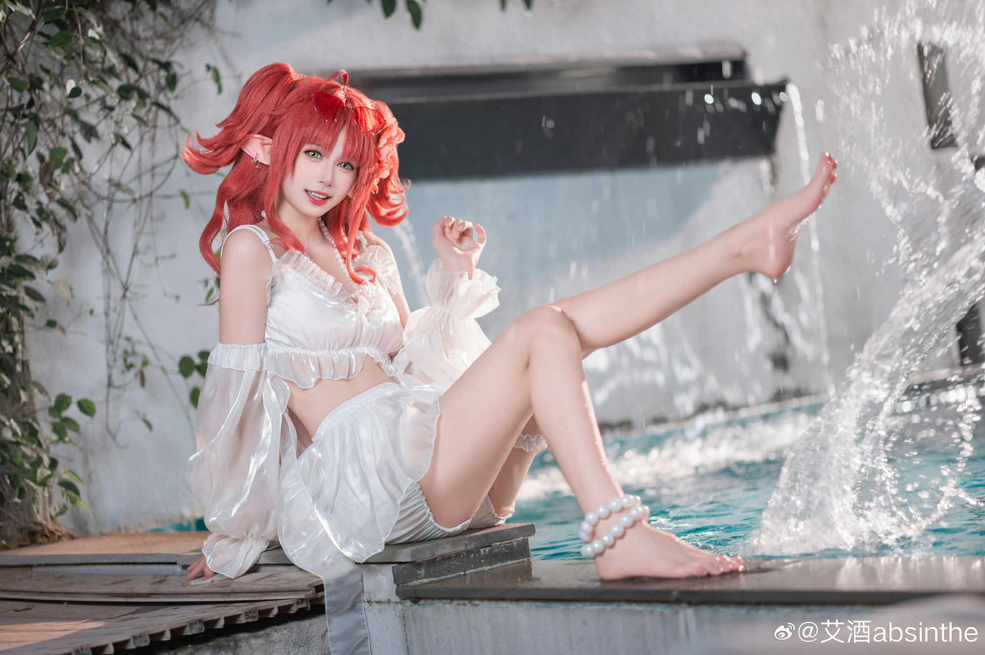 夏日绝美 cosplay 泳装，让你成为海滩焦点